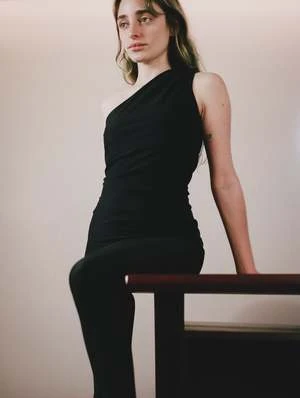 HauslabelHauslabel One Shoulder Asymmetrical Top - Arabica - Image 5