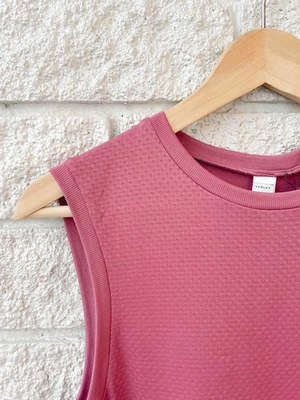 VarleyPAGE SEAMLESS CROP TANK - ROSE WINE - Image 4